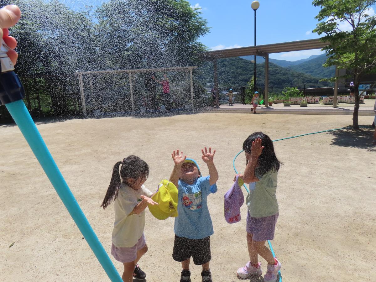 あぜかりこども園